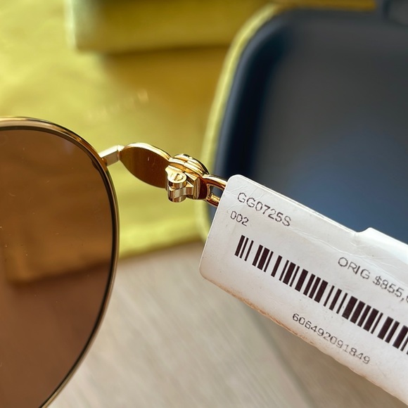 Gucci Sunglasses - Picture 5 of 9